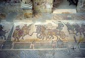 Mozaika przedstawiająca wyścig w Circus Maximus w Rzymie (Villa Romana del Casale na Sycylii; ok. 300 r. n.e.).